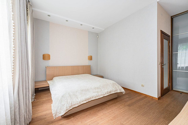 Продам двухкомнатную (2-комн.) квартиру, Гагарина пер, 3, Светлогорск г