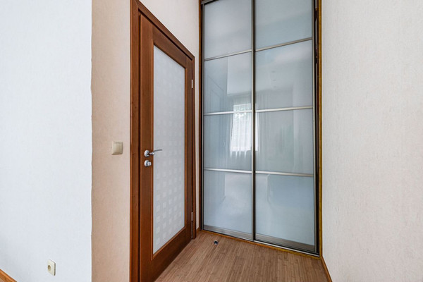 Продам двухкомнатную (2-комн.) квартиру, Гагарина пер, 3, Светлогорск г