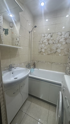 Продам двухкомнатную (2-комн.) квартиру, Закруткина ул, 22/17, Ростов-на-Дону г