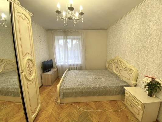 Продам трехкомнатную (3-комн.) квартиру, Шибанкова ул, 15а, Наро-Фоминск г