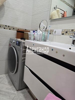 Продам трехкомнатную (3-комн.) квартиру, Сапёрная ул, 55к2с3, Пушкин г