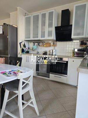 Продам трехкомнатную (3-комн.) квартиру, Сапёрная ул, 55к2с3, Пушкин г