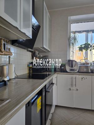 Продам трехкомнатную (3-комн.) квартиру, Сапёрная ул, 55к2с3, Пушкин г