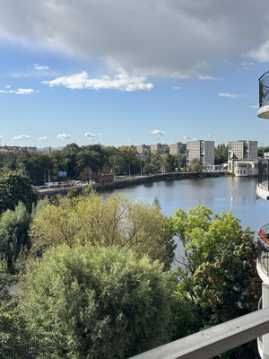 Продам двухкомнатную (2-комн.) квартиру, Корабельная ул, 3, Калининград г