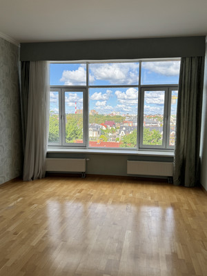 Продам двухкомнатную (2-комн.) квартиру, Корабельная ул, 3, Калининград г