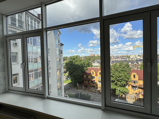 Продам двухкомнатную (2-комн.) квартиру, Корабельная ул, 3, Калининград г