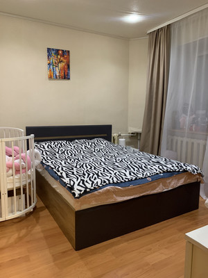 Продам трехкомнатную (3-комн.) квартиру, Калинина ул, 34а, Ханты-Мансийск г