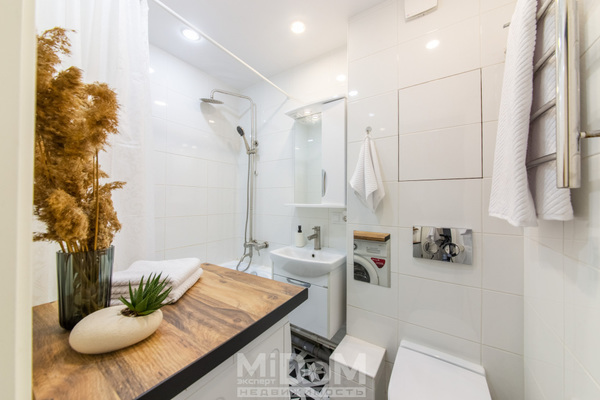 Продам трехкомнатную (3-комн.) квартиру, Демьяна Бедного ул, 26к4, Санкт-Петербург г