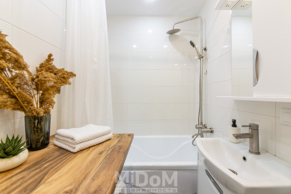 Продам трехкомнатную (3-комн.) квартиру, Демьяна Бедного ул, 26к4, Санкт-Петербург г