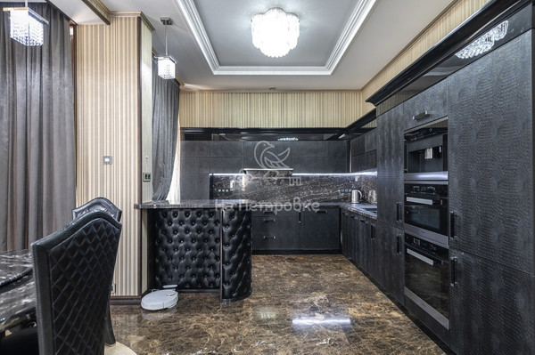 Продам многокомнатную квартиру, Заречная (Новогорск мкр.) ул, 7к3, Химки г