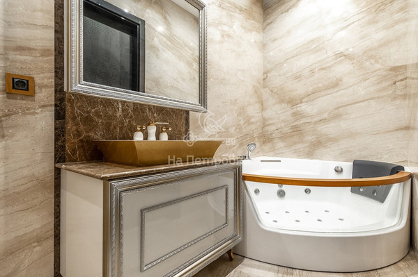 Продам многокомнатную квартиру, Заречная (Новогорск мкр.) ул, 7к3, Химки г