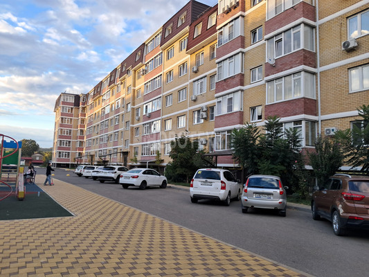 Продам однокомнатную (1-комн.) квартиру, Кириченко ул, 7к5, Горячий Ключ г