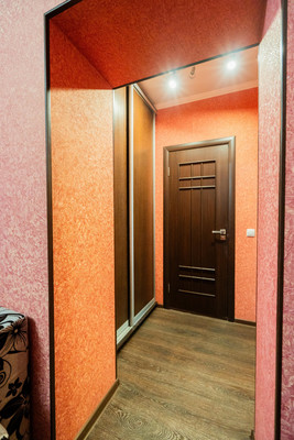 Продам двухкомнатную (2-комн.) квартиру, Революции пр-кт, 9А, Воронеж г