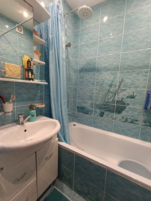 Продам многокомнатную квартиру, Карла Маркса ул, 5а, Ишим г