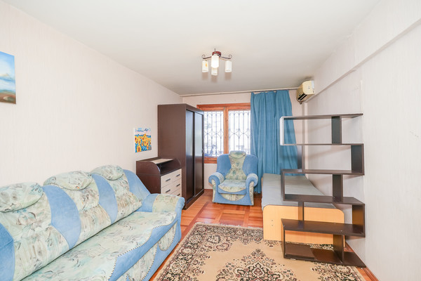 Продам трехкомнатную (3-комн.) квартиру, Московская ул, 54, Краснодар г