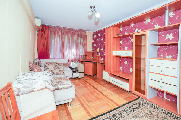 Продам трехкомнатную (3-комн.) квартиру, Московская ул, 54, Краснодар г