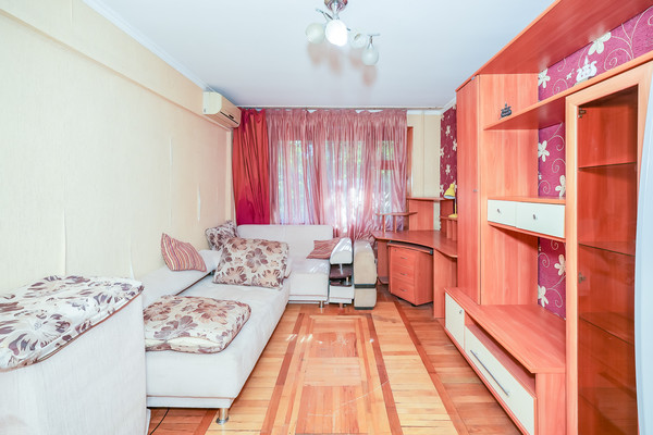 Продам трехкомнатную (3-комн.) квартиру, Московская ул, 54, Краснодар г