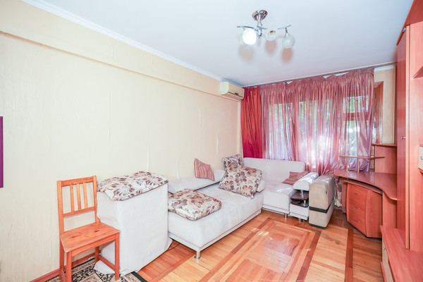 Продам трехкомнатную (3-комн.) квартиру, Московская ул, 54, Краснодар г