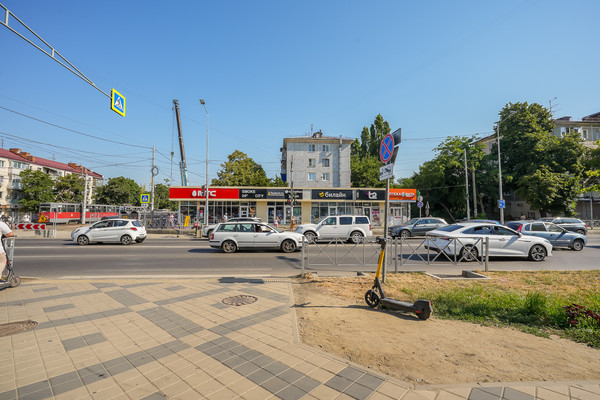 Продам трехкомнатную (3-комн.) квартиру, Московская ул, 54, Краснодар г