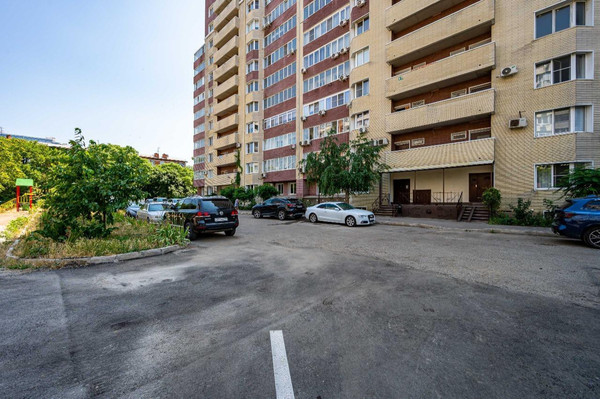 Продам многокомнатную квартиру, им. Бабушкина ул, 295, Краснодар г
