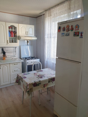 Продам трехкомнатную (3-комн.) квартиру, Чекистов пр-кт, 8, Краснодар г