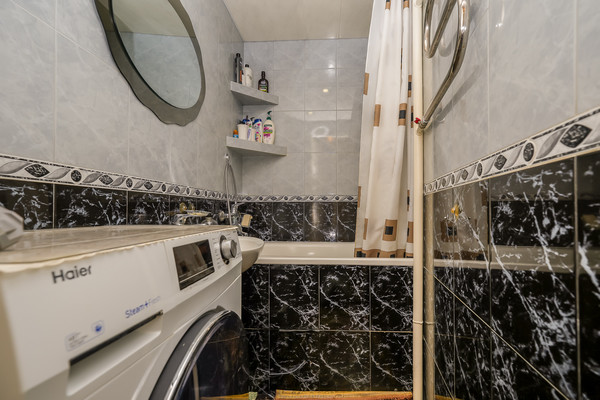 Продам трехкомнатную (3-комн.) квартиру, им. 70-летия Октября ул, 32, Краснодар г