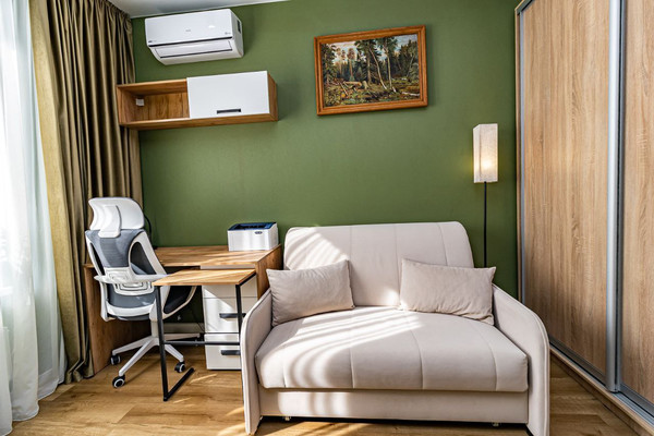 Продам трехкомнатную (3-комн.) квартиру, Воронежская ул, 47/11, Краснодар г