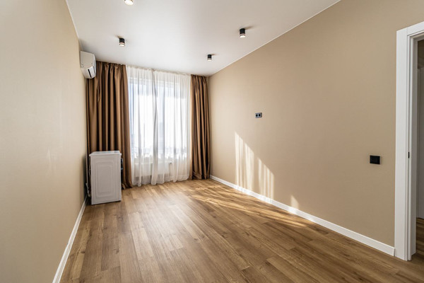 Продам трехкомнатную (3-комн.) квартиру, Воронежская ул, 47/11, Краснодар г