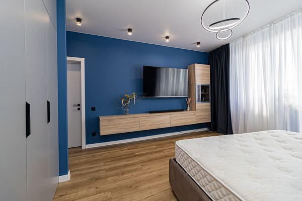 Продам трехкомнатную (3-комн.) квартиру, Воронежская ул, 47/11, Краснодар г