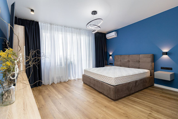 Продам трехкомнатную (3-комн.) квартиру, Воронежская ул, 47/11, Краснодар г