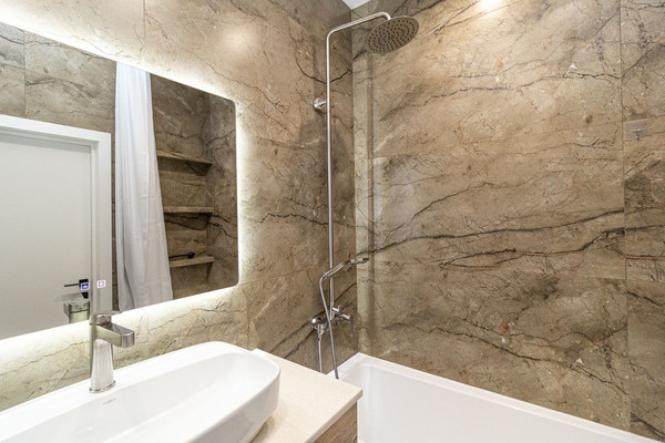 Продам трехкомнатную (3-комн.) квартиру, Воронежская ул, 47/11, Краснодар г