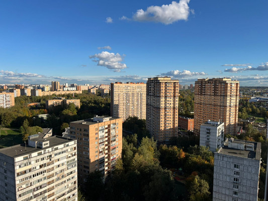 Продам многокомнатную квартиру, Северная ул, 5к2, Дубки с