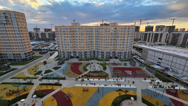 Продам двухкомнатную (2-комн.) квартиру, Ветеранов ул, 85к1, Краснодар г