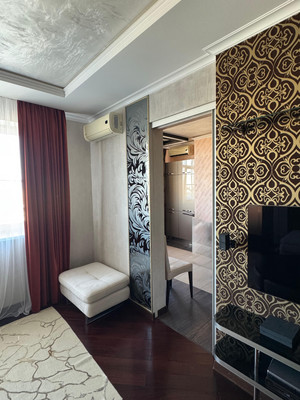 Продам трехкомнатную (3-комн.) квартиру, им. Достоевского ул, 84/1, Краснодар г