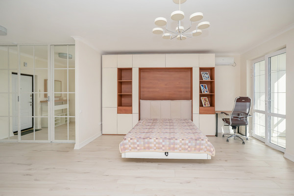 Продам однокомнатную (1-комн.) квартиру, Старокубанская ул, 124, Краснодар г