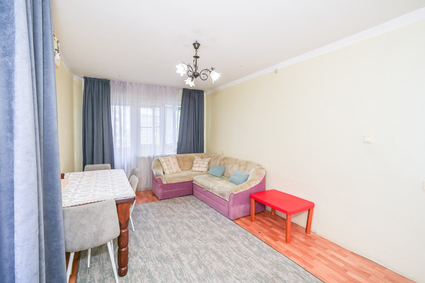 Продам трехкомнатную (3-комн.) квартиру, Совхозная ул, 6, Краснодар г