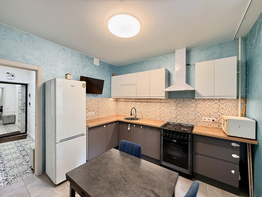 Продам однокомнатную (1-комн.) квартиру, Крымской весны ул, 5к5а, Симферополь г