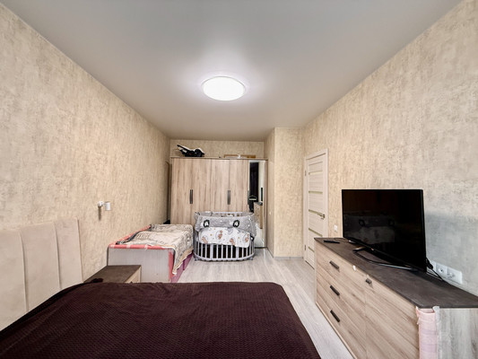 Продам однокомнатную (1-комн.) квартиру, Крымской весны ул, 5к5а, Симферополь г