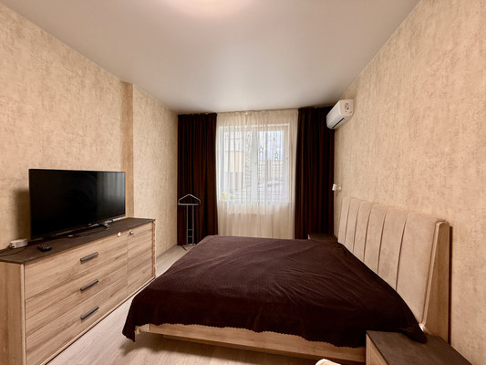 Продам однокомнатную (1-комн.) квартиру, Крымской весны ул, 5к5а, Симферополь г