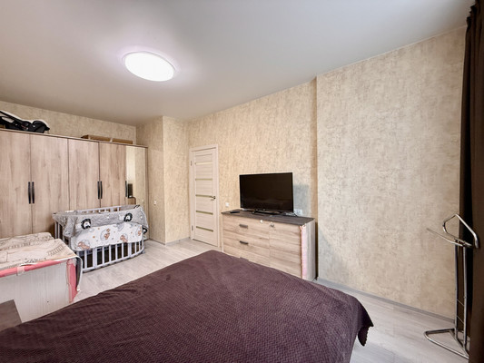 Продам однокомнатную (1-комн.) квартиру, Крымской весны ул, 5к5а, Симферополь г