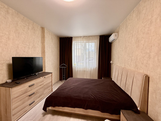 Продам однокомнатную (1-комн.) квартиру, Крымской весны ул, 5к5а, Симферополь г