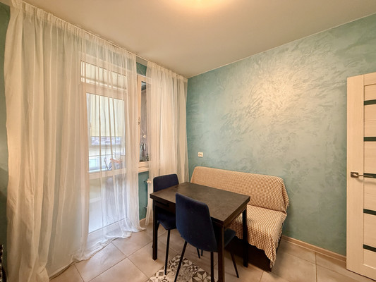 Продам однокомнатную (1-комн.) квартиру, Крымской весны ул, 5к5а, Симферополь г