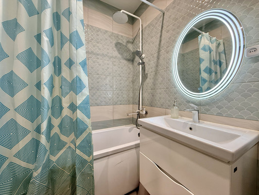 Продам однокомнатную (1-комн.) квартиру, Крымской весны ул, 5к5а, Симферополь г