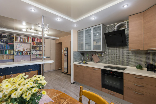 Продам трехкомнатную (3-комн.) квартиру, 339-й Стрелковой Дивизии ул, 19, Ростов-на-Дону г