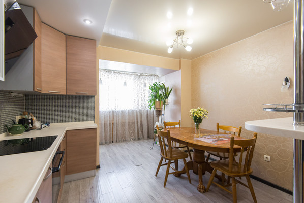 Продам трехкомнатную (3-комн.) квартиру, 339-й Стрелковой Дивизии ул, 19, Ростов-на-Дону г