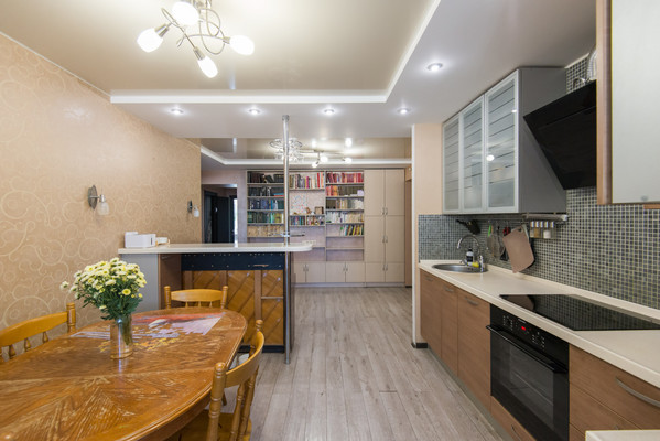 Продам трехкомнатную (3-комн.) квартиру, 339-й Стрелковой Дивизии ул, 19, Ростов-на-Дону г