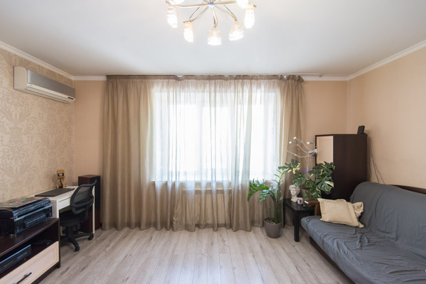 Продам трехкомнатную (3-комн.) квартиру, 339-й Стрелковой Дивизии ул, 19, Ростов-на-Дону г