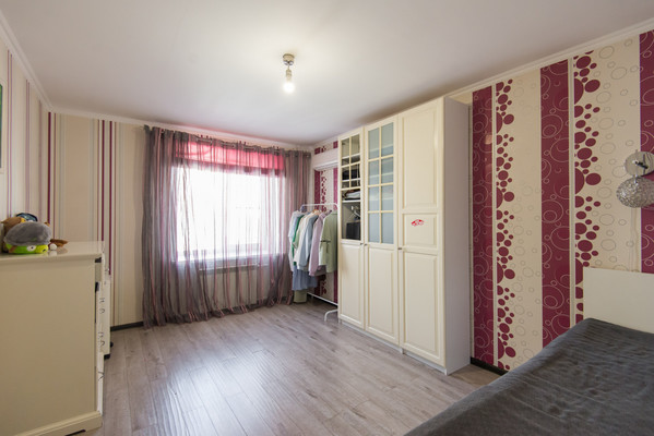 Продам трехкомнатную (3-комн.) квартиру, 339-й Стрелковой Дивизии ул, 19, Ростов-на-Дону г