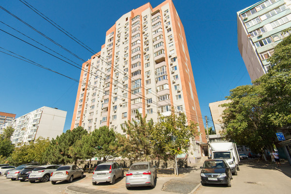 Продам трехкомнатную (3-комн.) квартиру, 339-й Стрелковой Дивизии ул, 19, Ростов-на-Дону г