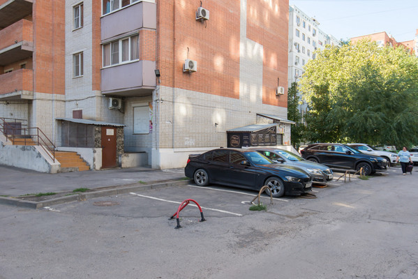 Продам трехкомнатную (3-комн.) квартиру, 339-й Стрелковой Дивизии ул, 19, Ростов-на-Дону г